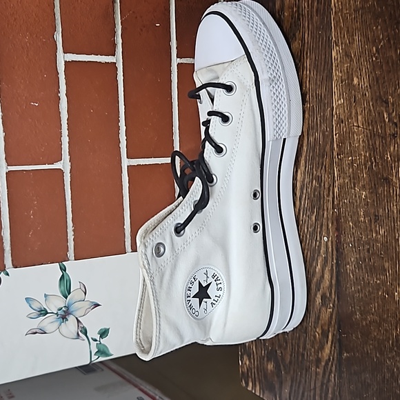 Converse all star sneakers size 10 - Picture 6 of 11